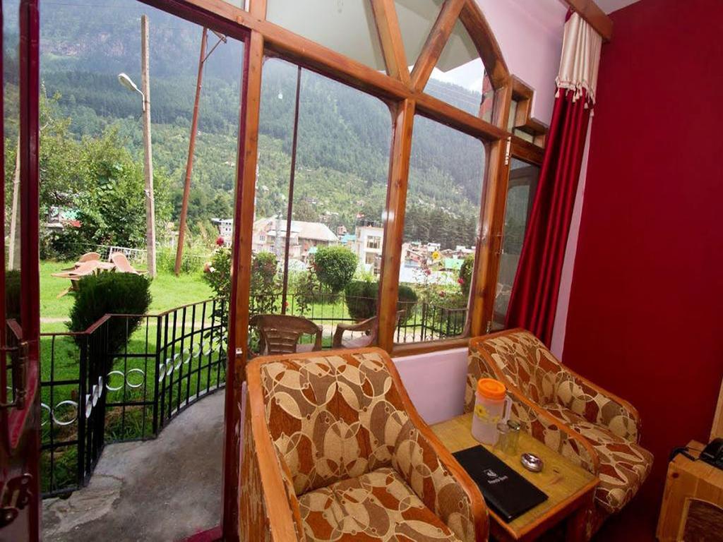 Himanshu Resorts Манали Номер фото
